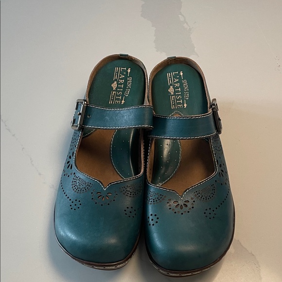 Spring Step L'Artiste Teal Mules 41 fits like 9.5
Boho, crunchy - Picture 3 of 9